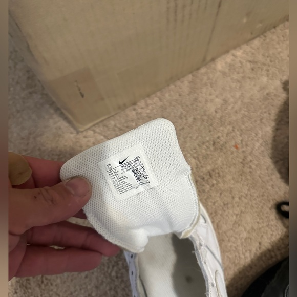 Nike sneakers.  Hardly used 6y - Picture 5 of 5